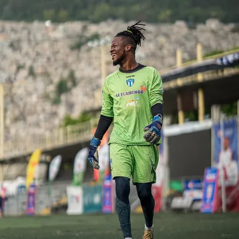 SEKIRITE NAN FILÈ A SE FWI GWO TRAVAY K AP FÈT CHAK JOU. 🧤�