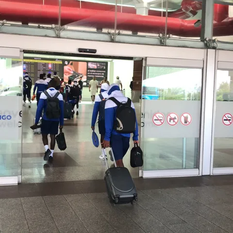 DIREKSYON SIRINAM! ✈️🐅 Ekip nou an sou wout pou ale jwe 3yè