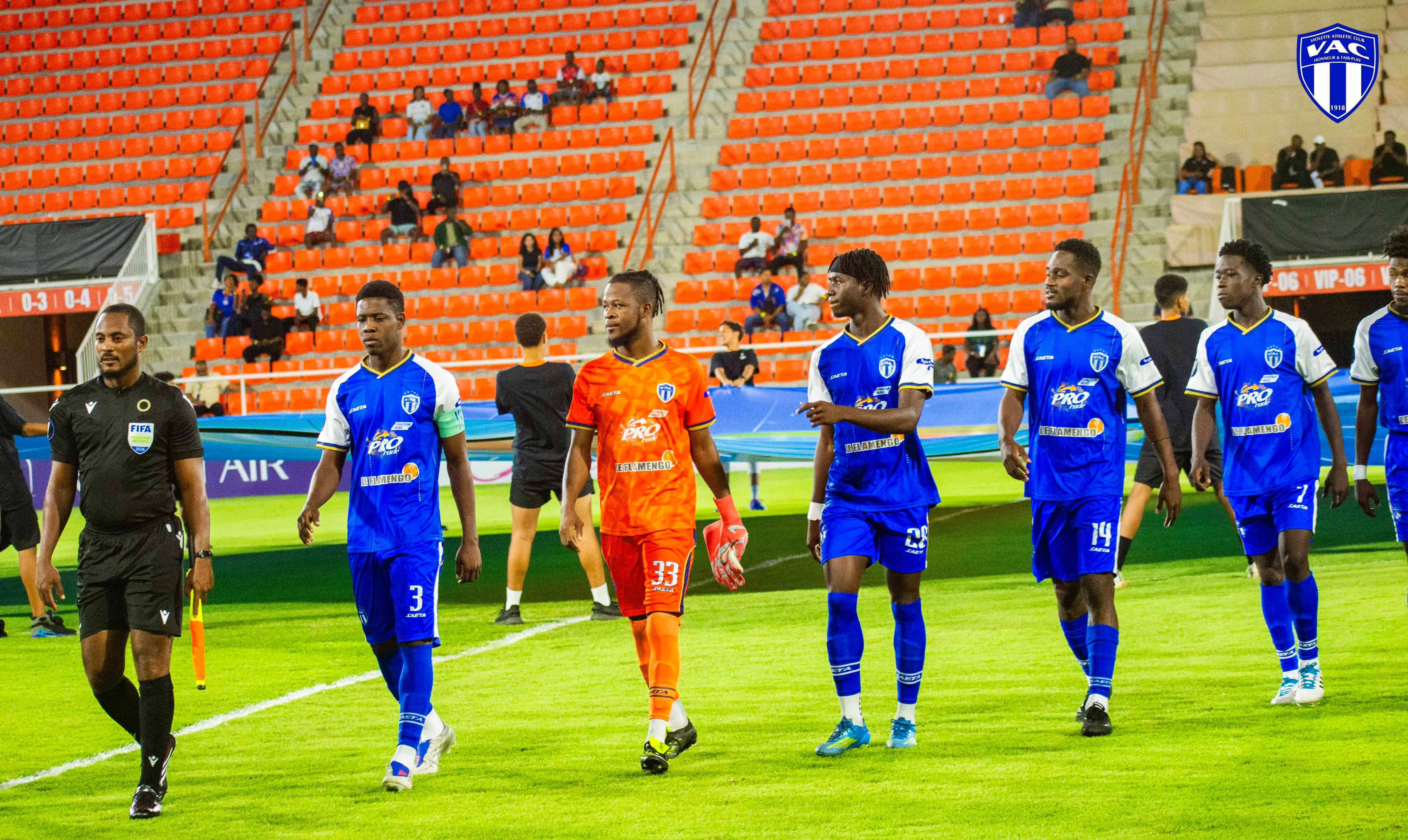 Le Violette AC célèbre sa quatrième victoire de la phase de groupe face au Club Sando FC