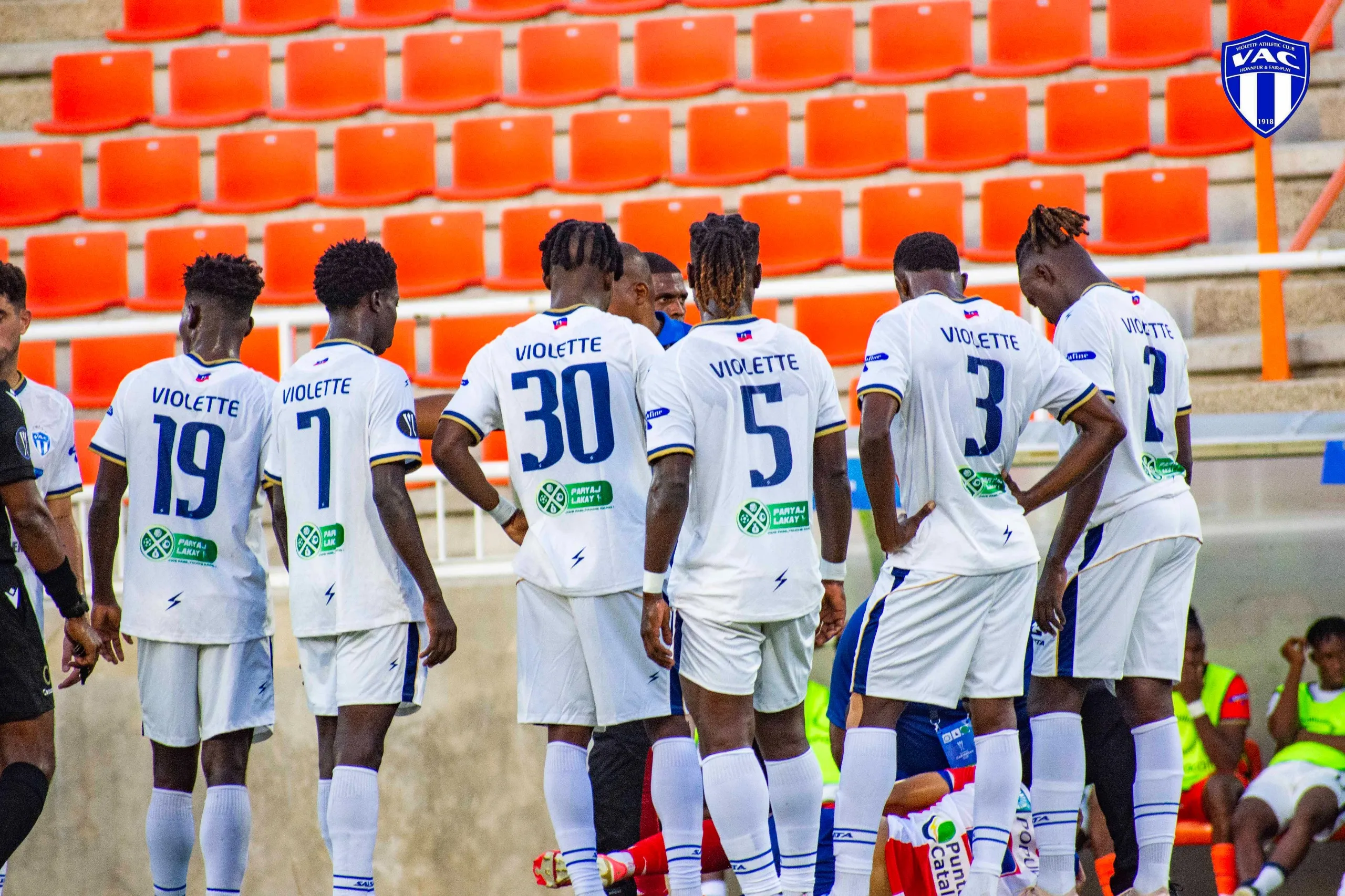 Le Violette AC avant son match de la troisième journée face au SV Broki à Paramaribo