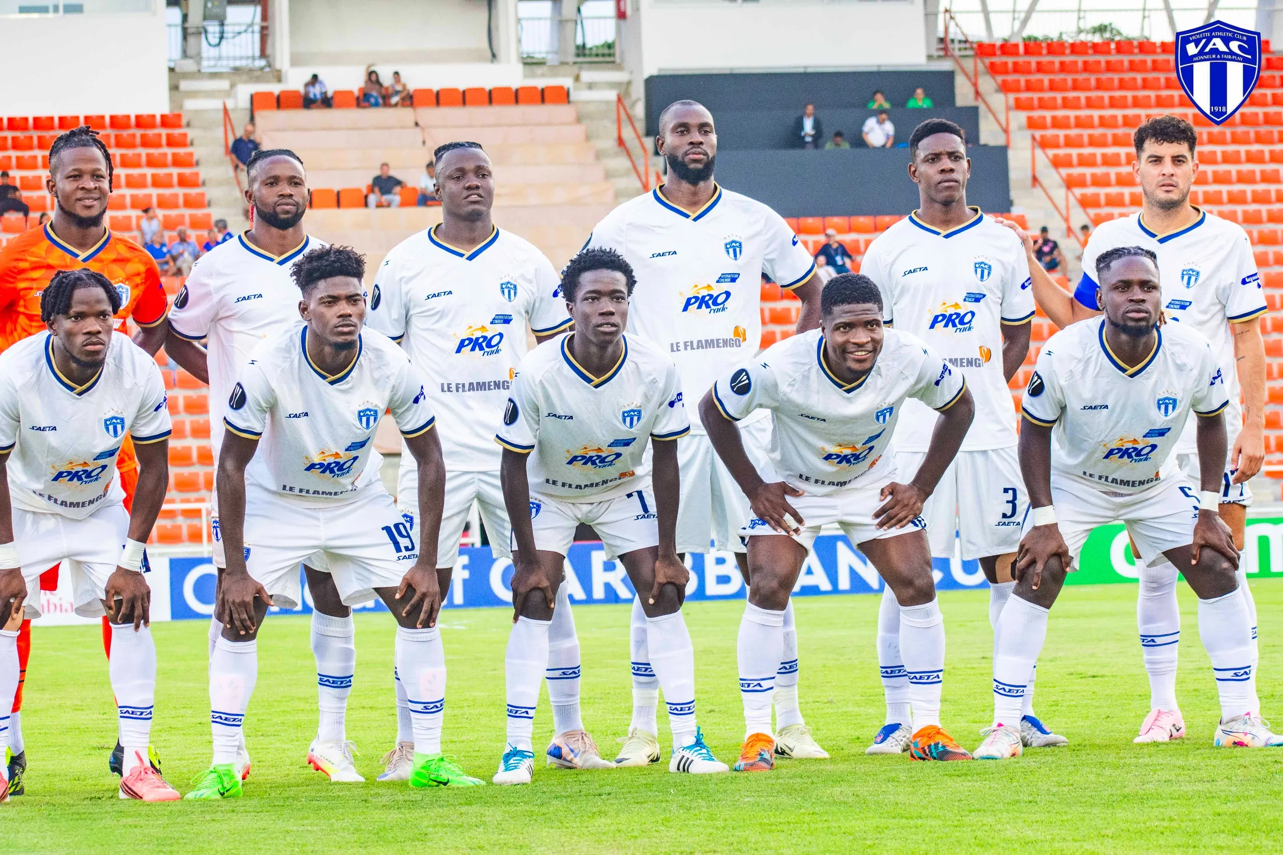 Le Violette AC après sa victoire 1-0 face aux Delfines del Este FC en Caribbean Cup